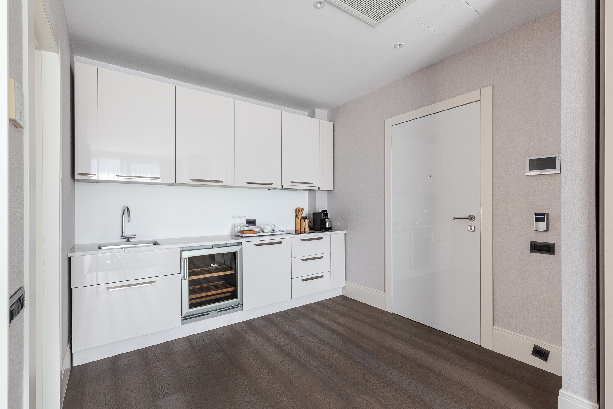 Luxury 44 m² Apartment with Sea View in Radovići