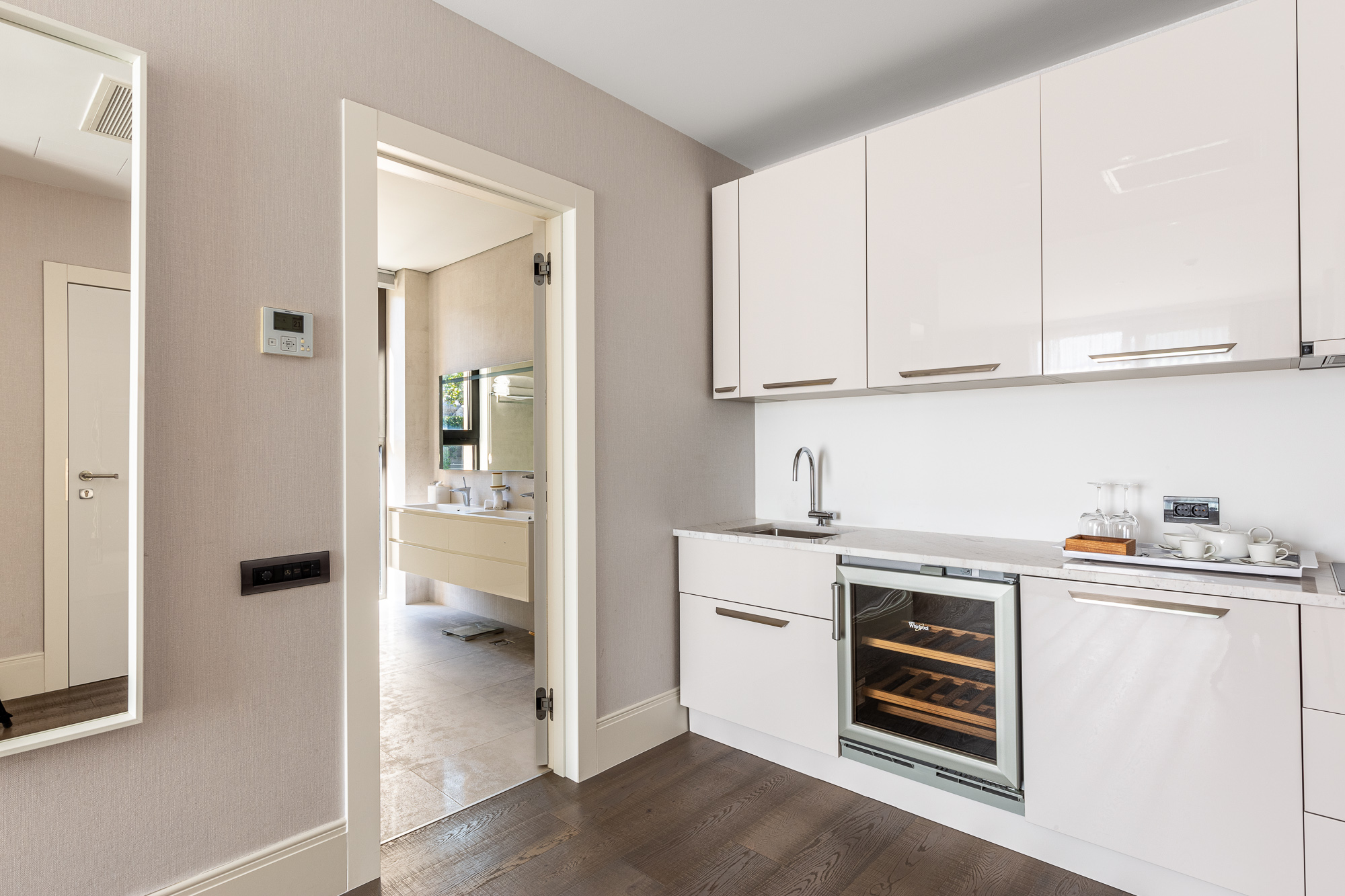 Luxury 44 m² Apartment with Sea View in Radovići