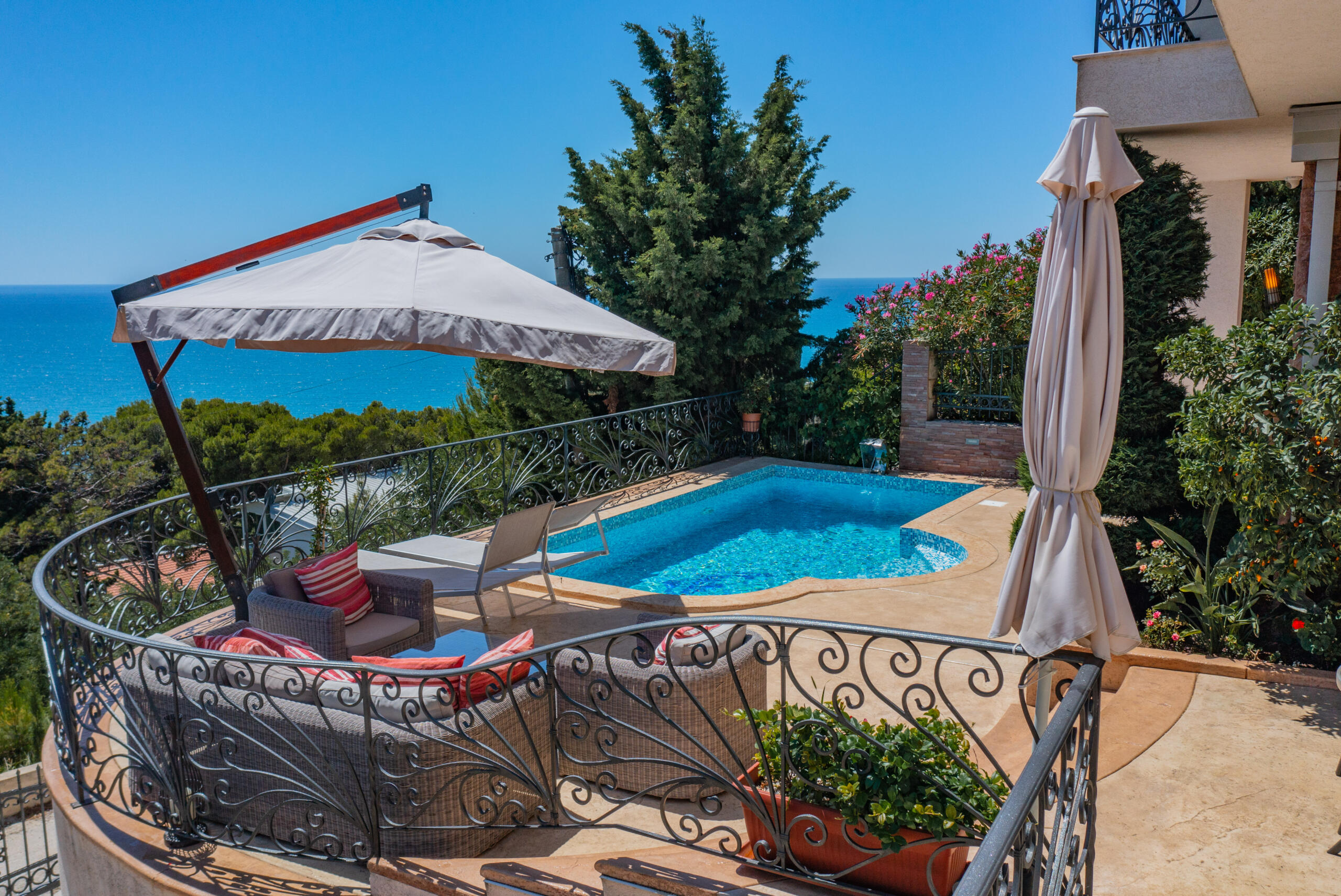 Stunning House with Sea View and Pool for Sale