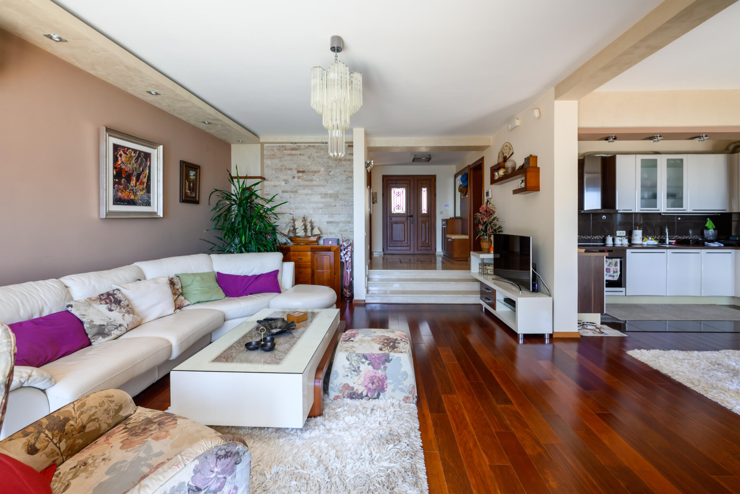 Stunning House with Sea View and Pool for Sale