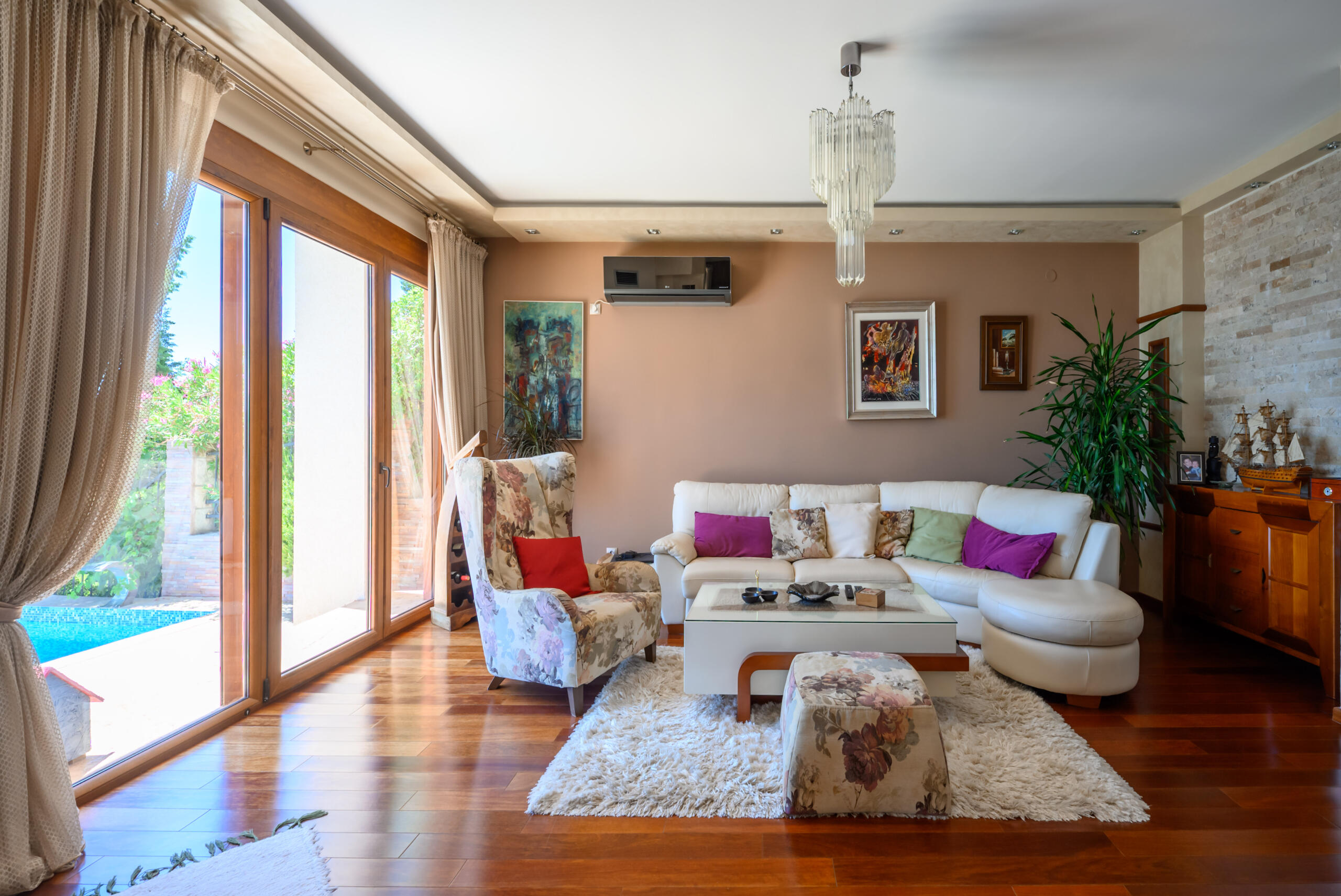 Stunning House with Sea View and Pool for Sale