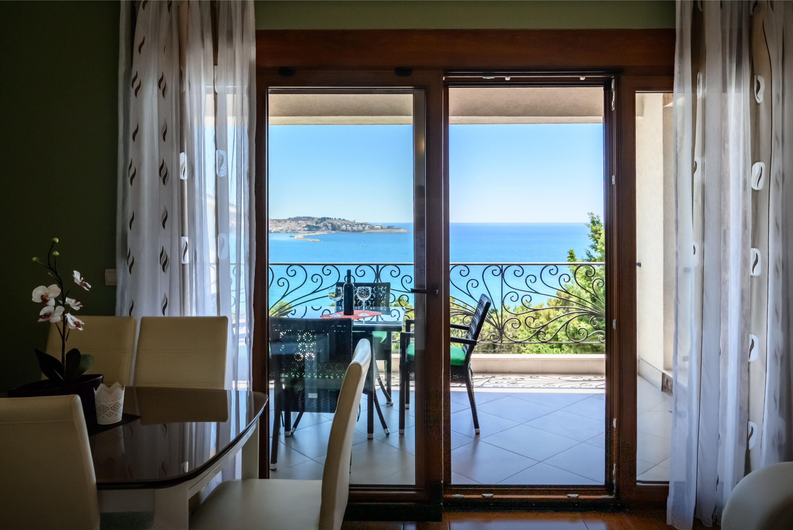 Stunning House with Sea View and Pool for Sale