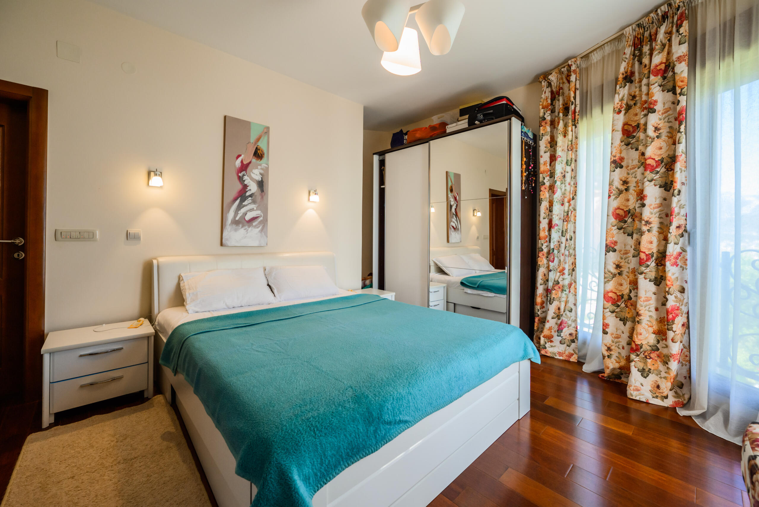 Stunning House with Sea View and Pool for Sale