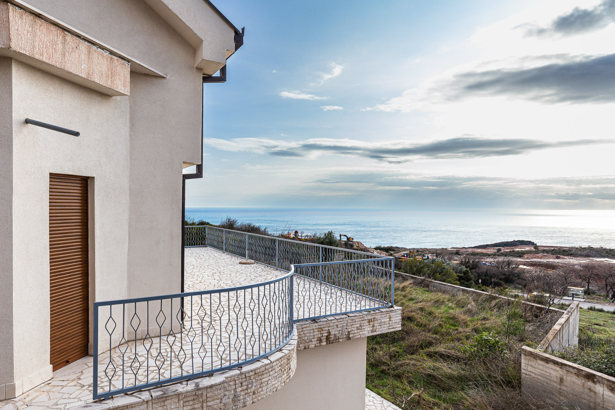 Spacious 3-Story House with Sea View in Blizikuce