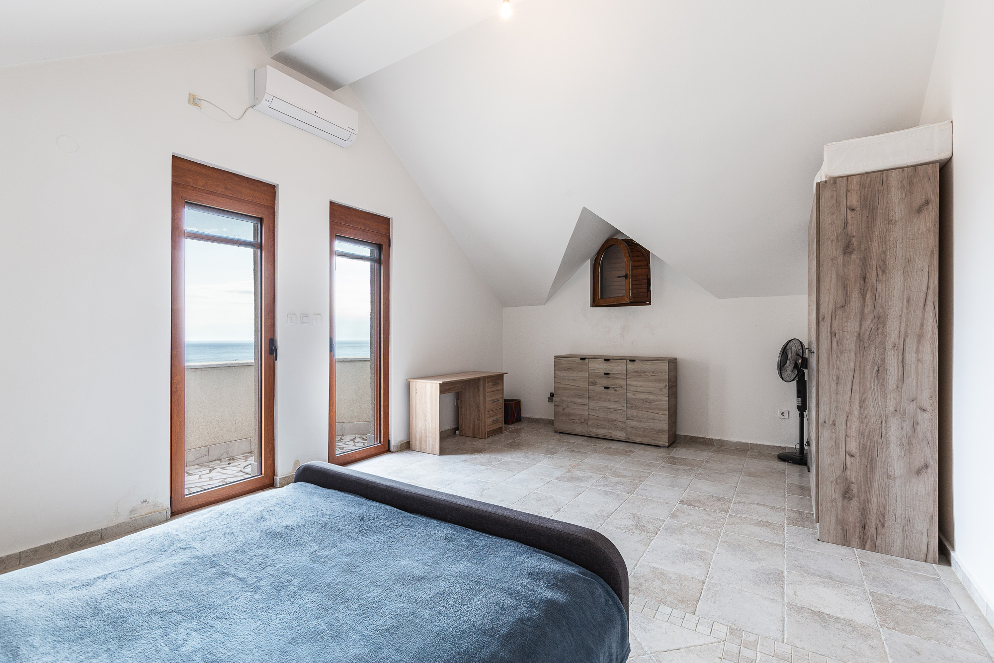 Spacious 3-Story House with Sea View in Blizikuce