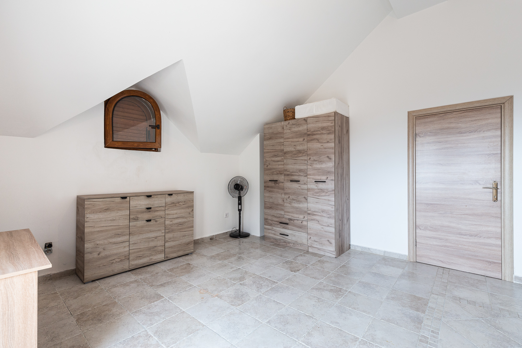 Spacious 3-Story House with Sea View in Blizikuce