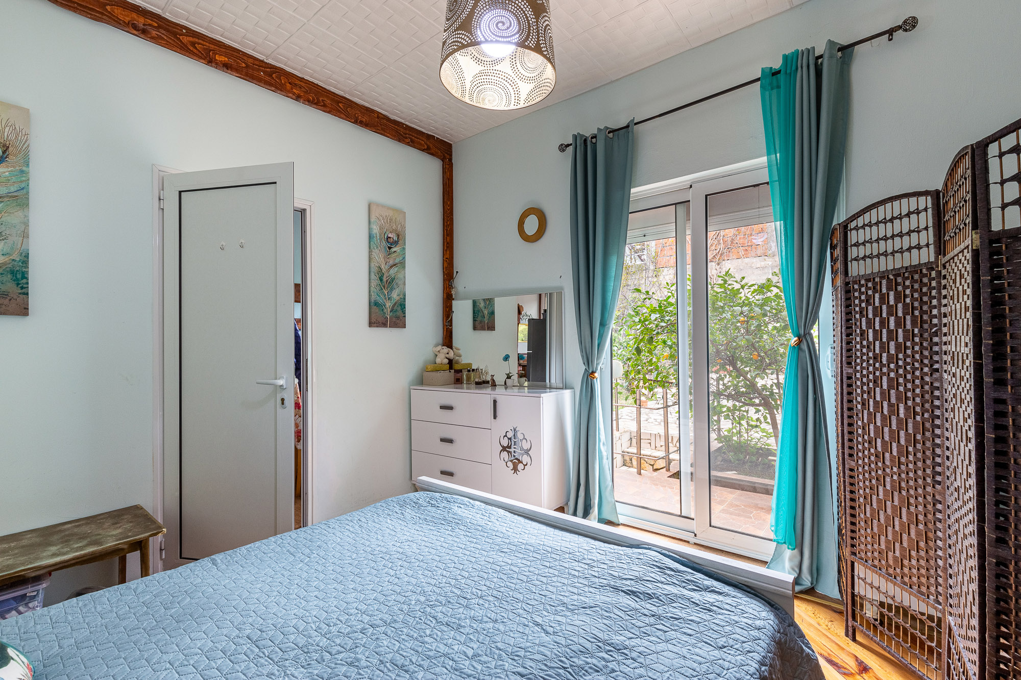 Three-story house with a panoramic sea view in Ulcinj