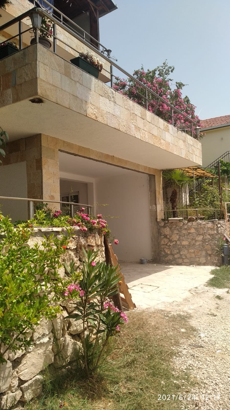 Three-story house with a panoramic sea view in Ulcinj