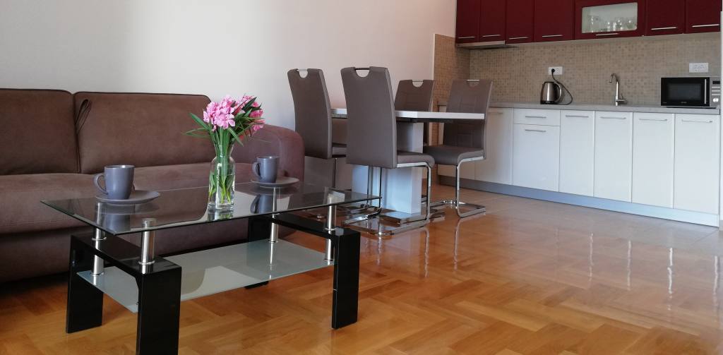 Cozy Seaview Apartment in Bečići