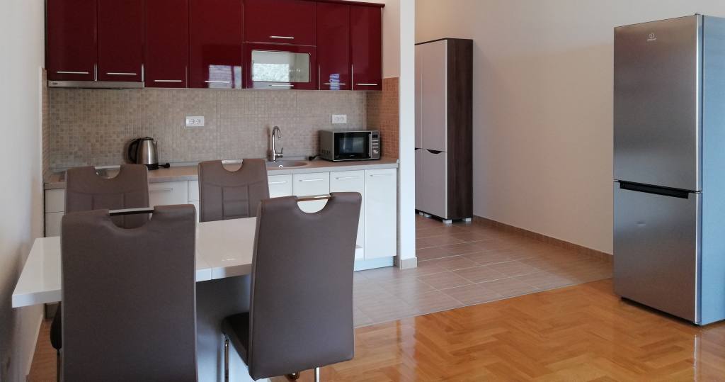 Cozy Seaview Apartment in Bečići