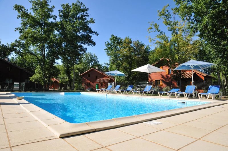 Turnkey 2-bedroom chalet in a prestigious golf & leisure resort in the Dordogne Valley, Midi-Pyrénées – France – BVI83554