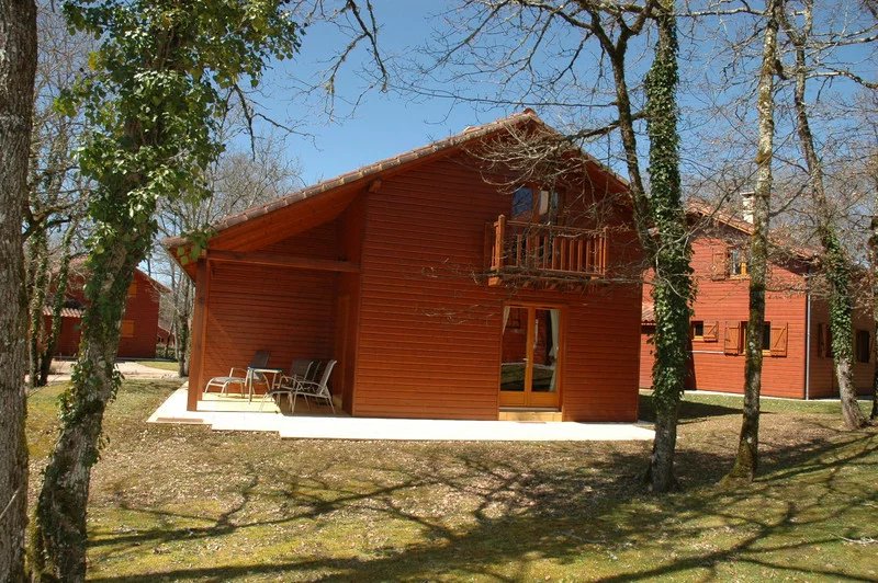 Turnkey 2-bedroom chalet in a prestigious golf & leisure resort in the Dordogne Valley, Midi-Pyrénées – France – BVI83554