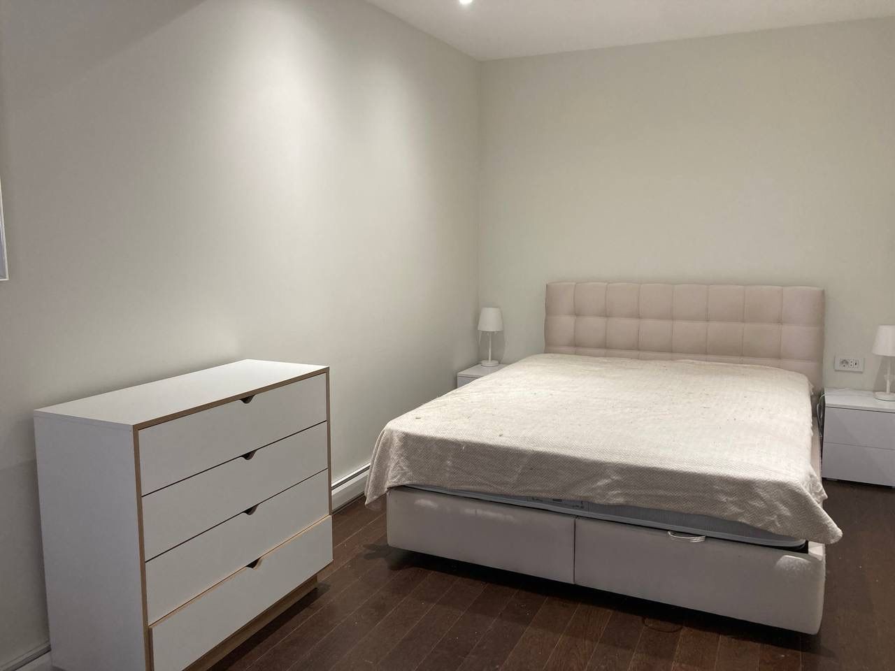 Modern Two-Bedroom Apartment by the Sea