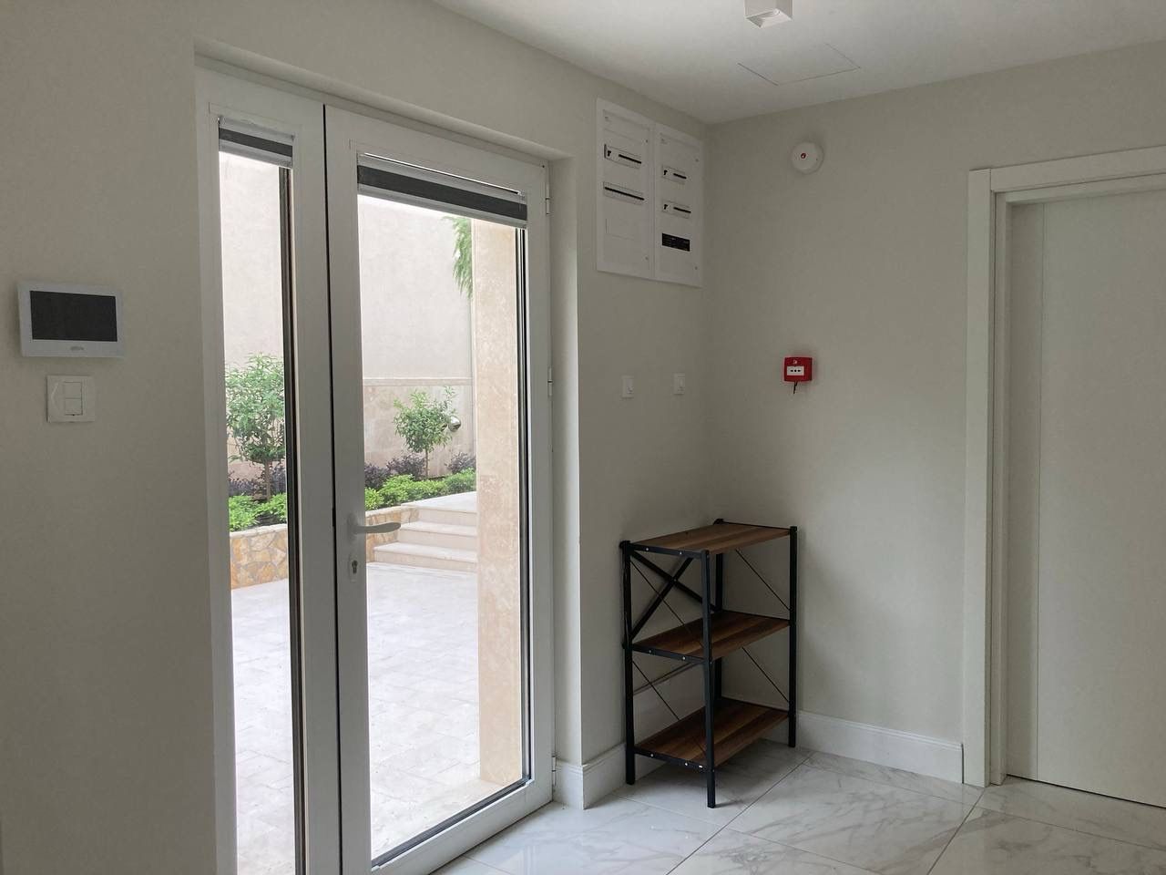 Modern Two-Bedroom Apartment by the Sea