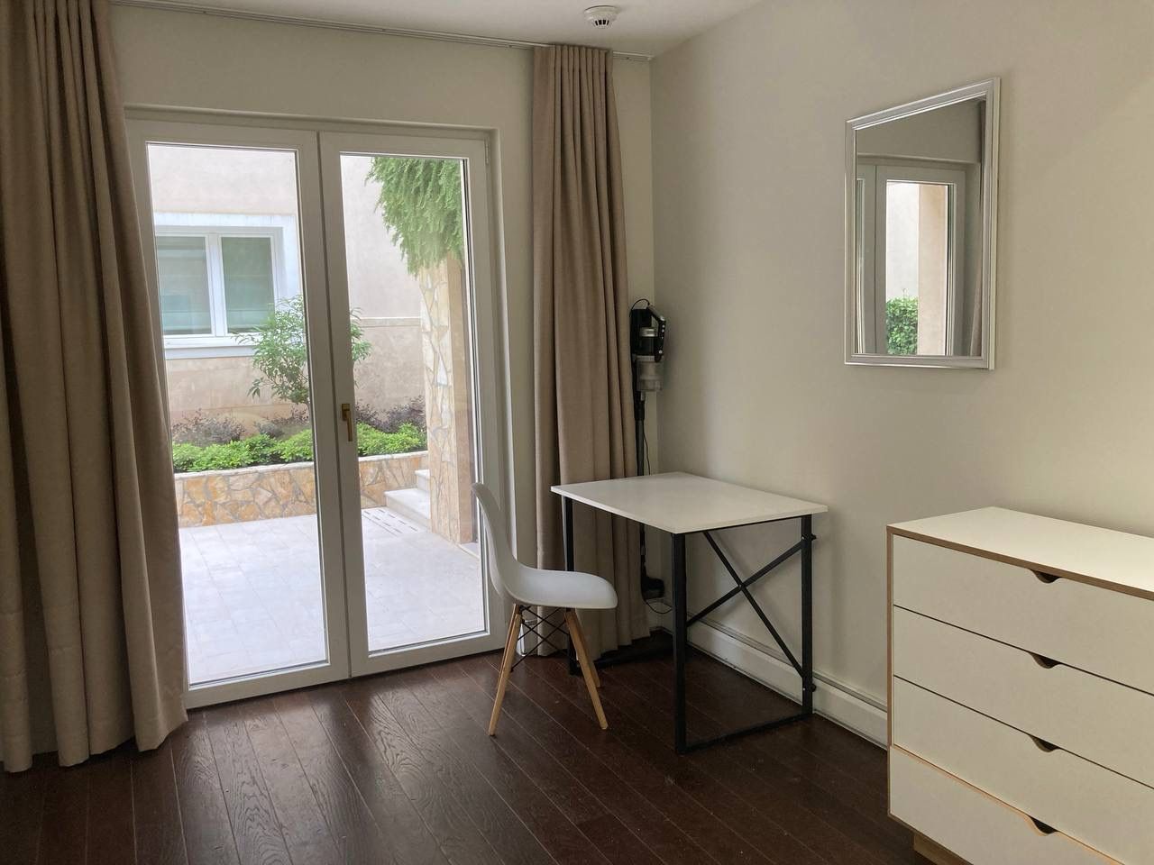 Modern Two-Bedroom Apartment by the Sea