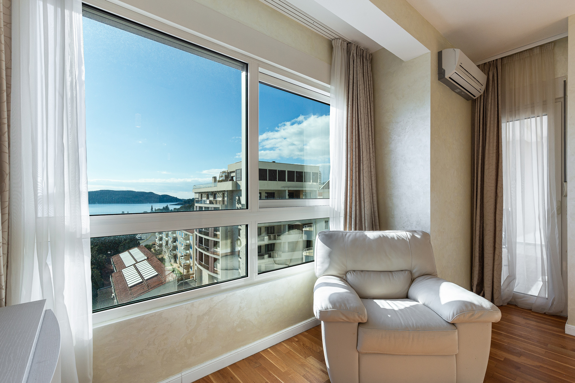 Seaview Luxury Apartment in Bečići”