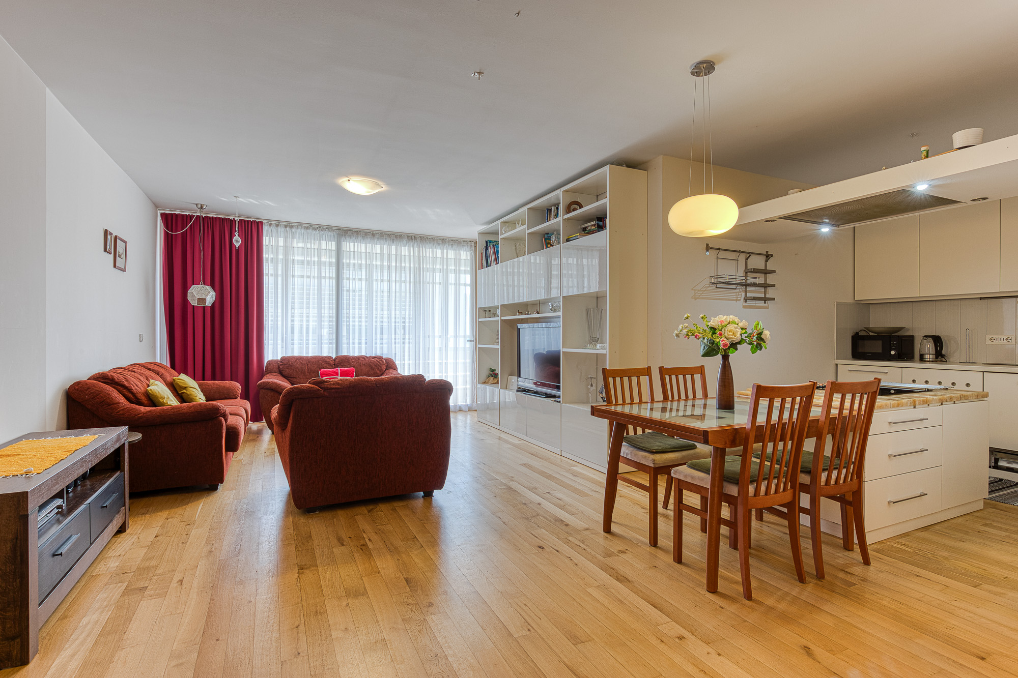 Modern, Comfortable, and Fully Equipped One-Bedroom Apartment Near the Beach