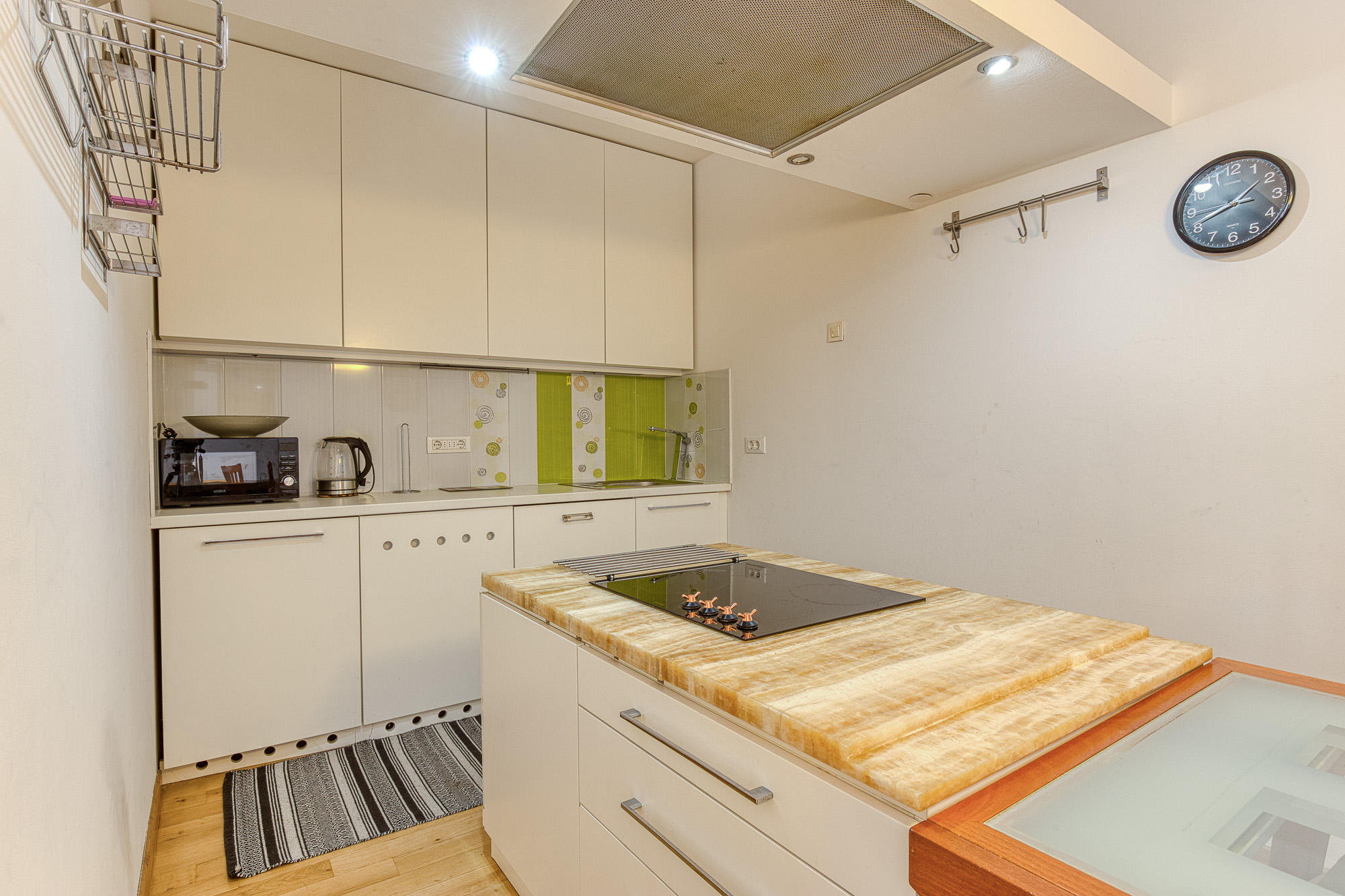 Modern, Comfortable, and Fully Equipped One-Bedroom Apartment Near the Beach