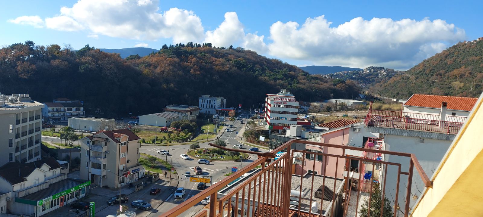 Unique Property in Herceg Novi – Perfect for Family Living or Investment!