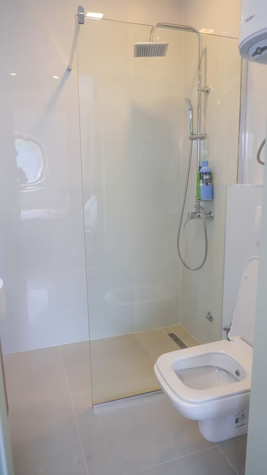 Unique Studio with Modern Design and California Charm – Your New Home or Investment!