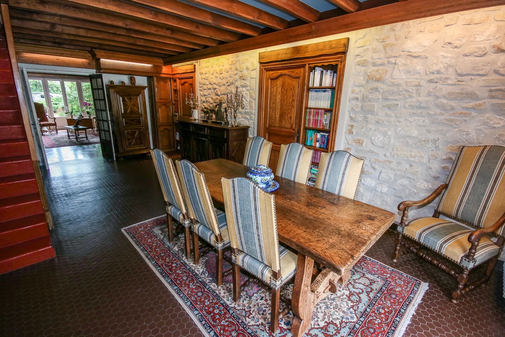 5 bedroom ‘mini-mansion’ with in-ground pool, Poitou-Charentes – France – BVI82307