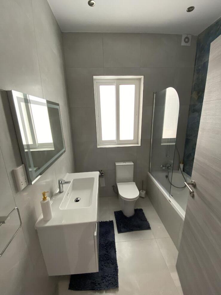 Stunning Designer 2-Bedroom Seafront Penthouse Style Apartment in Pieta