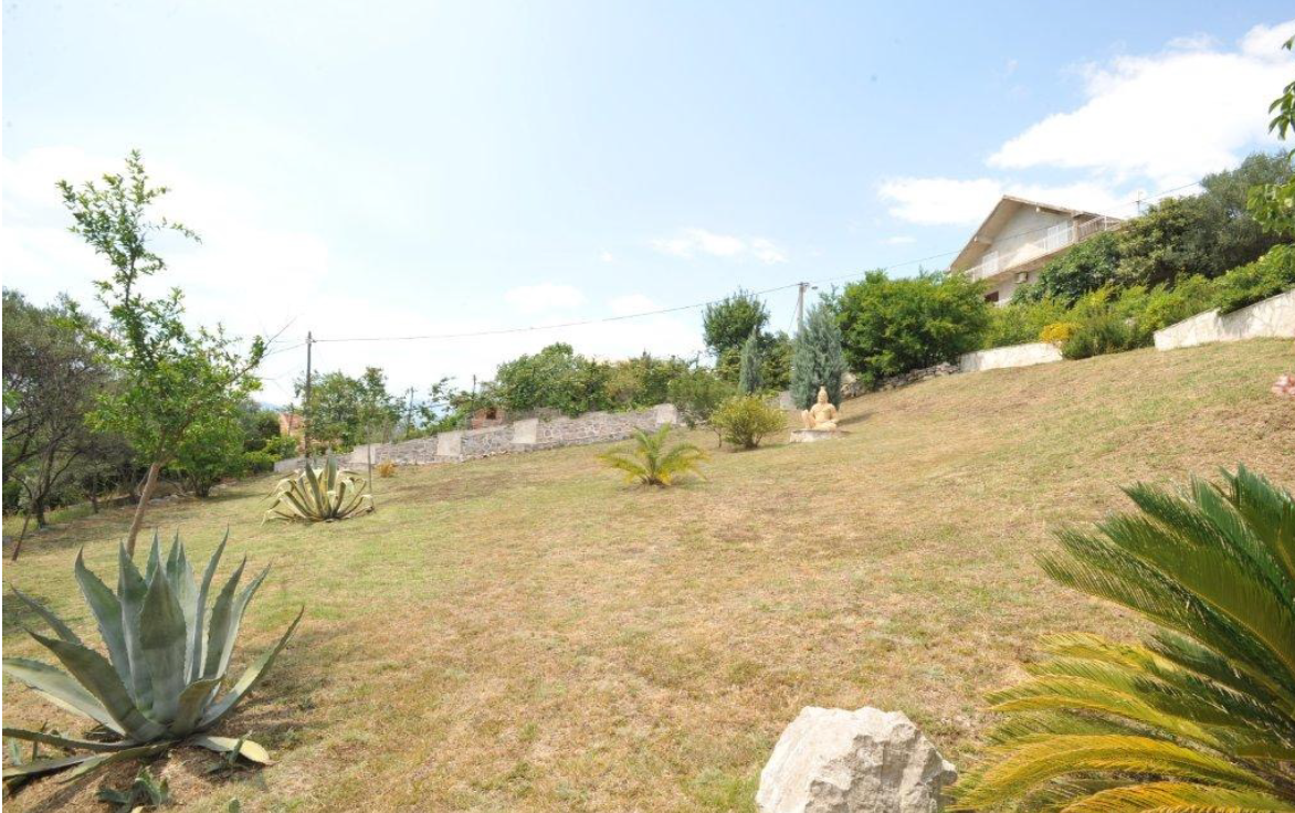 Breathtaking Villa with big pool and yard for sale in Tivat