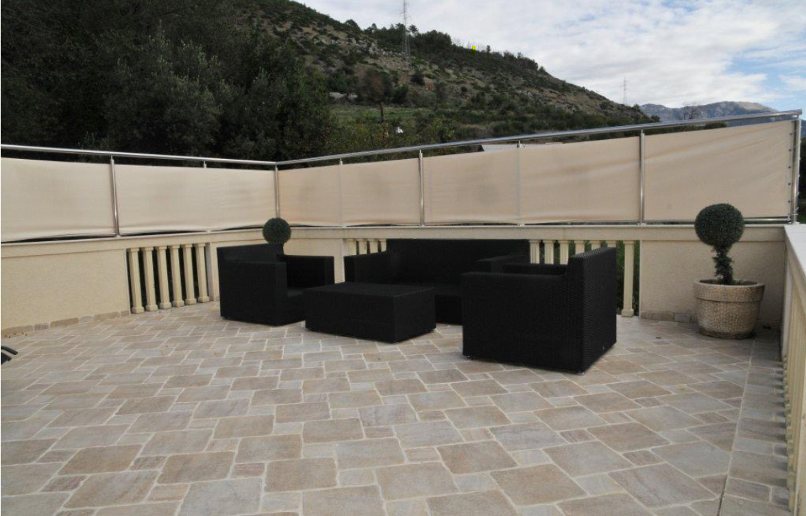 Breathtaking Villa with big pool and yard for sale in Tivat