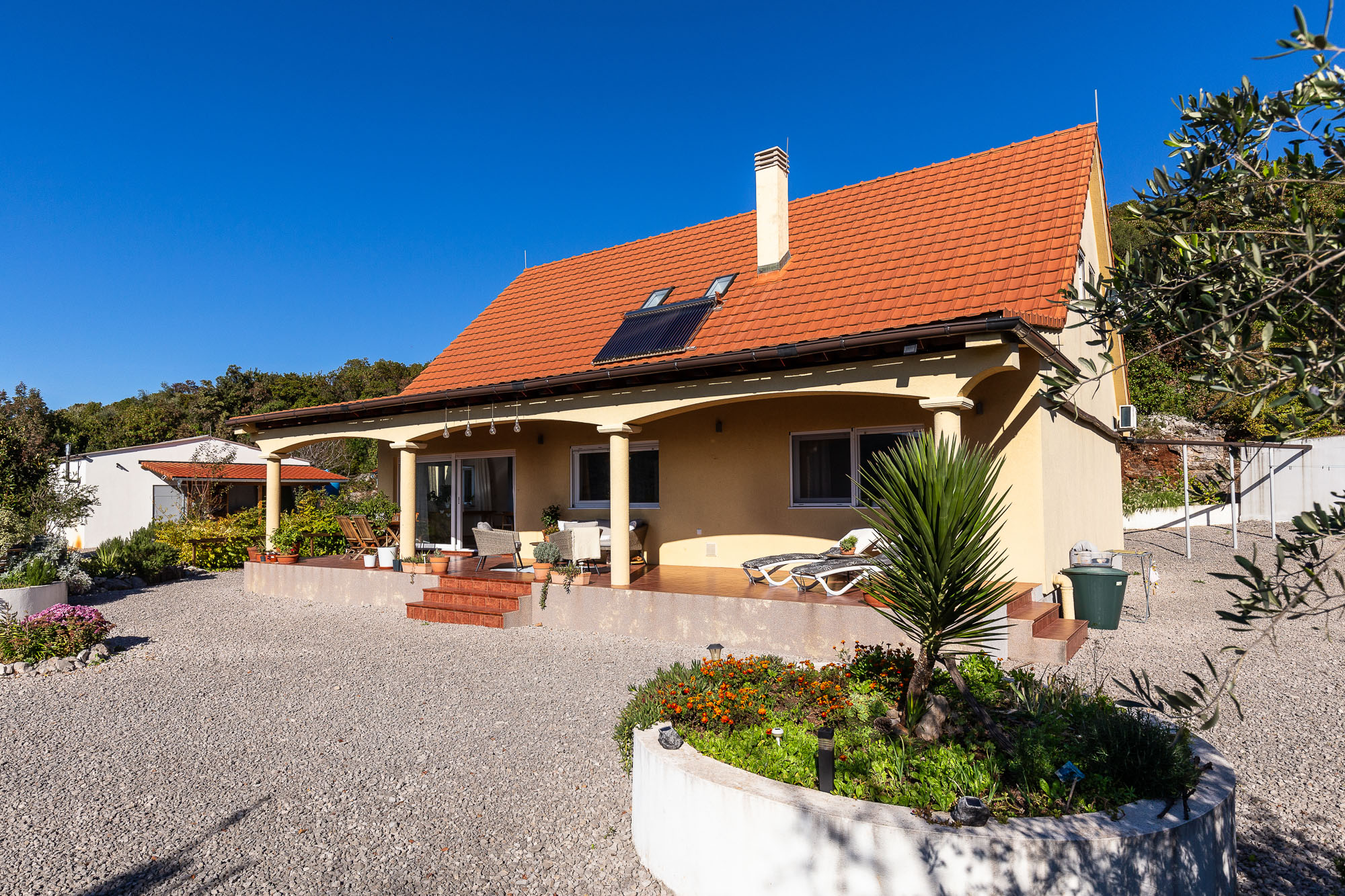 Family Home with Panoramic Nature Views