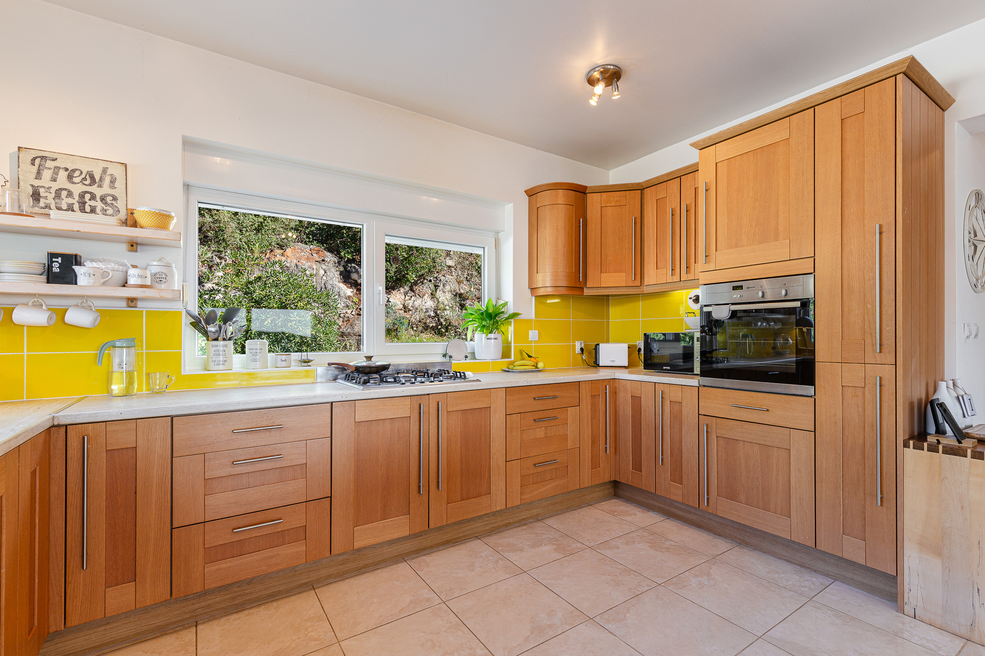 Family Home with Panoramic Nature Views