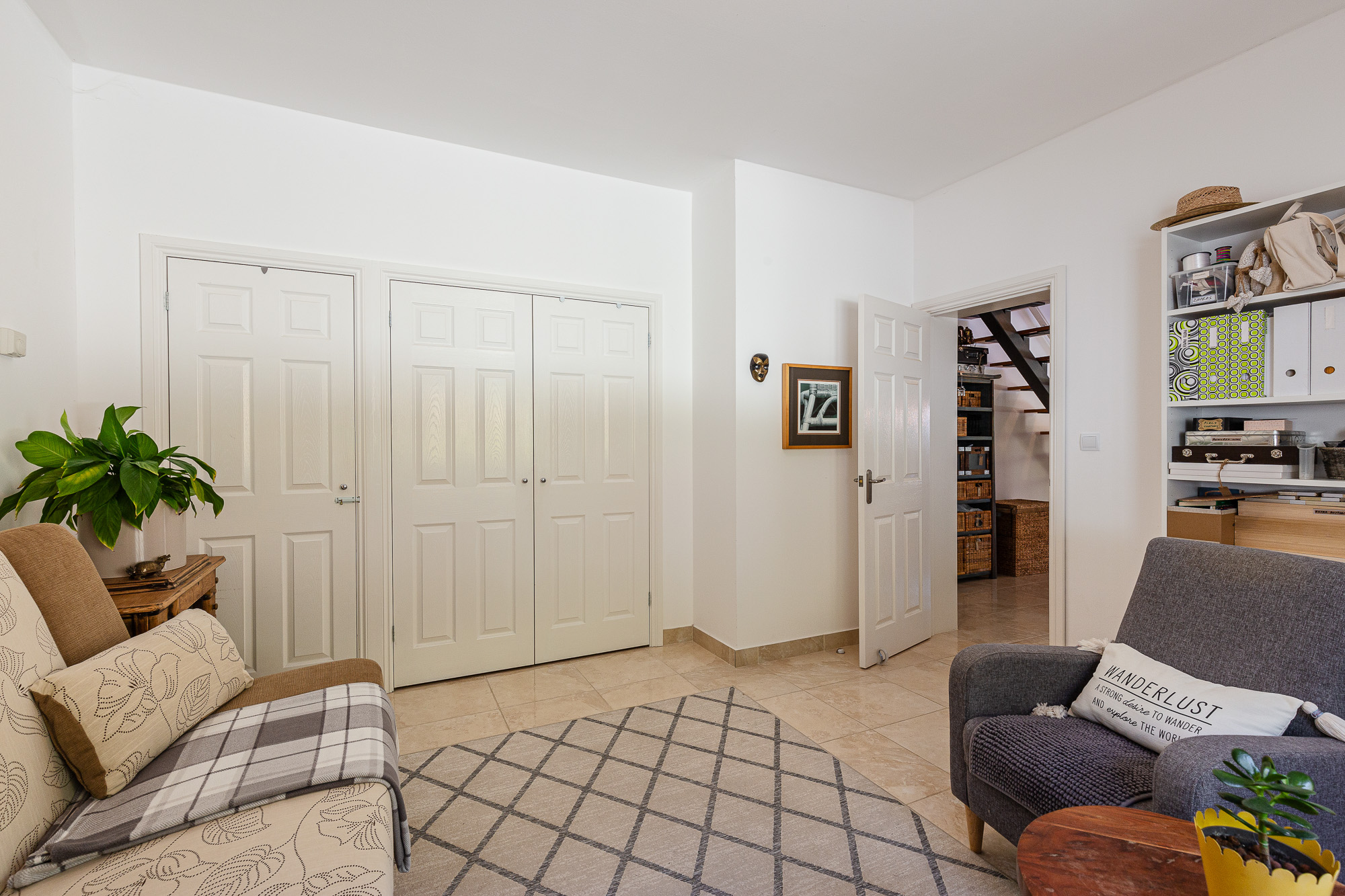 Family Home with Panoramic Nature Views