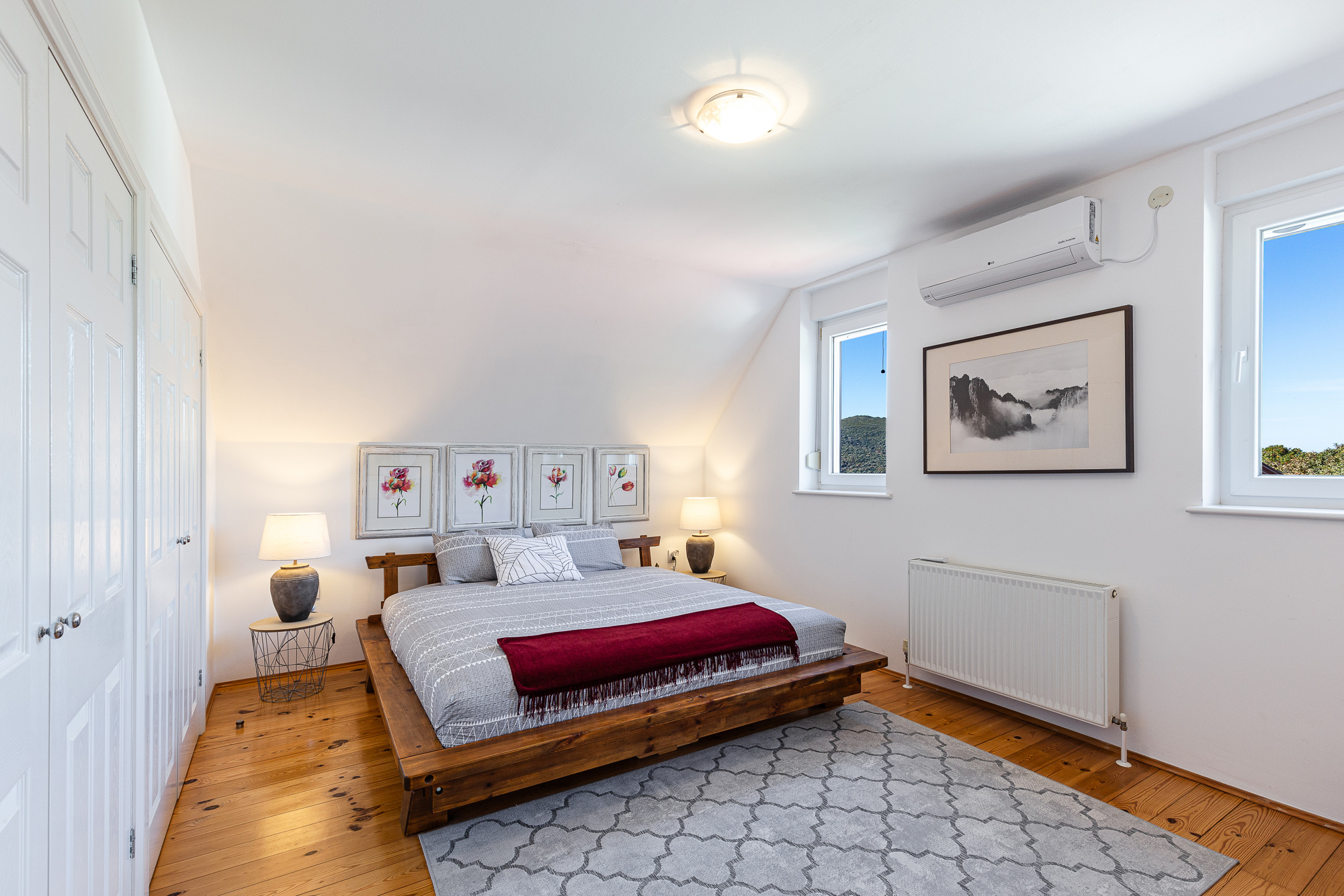 Family Home with Panoramic Nature Views