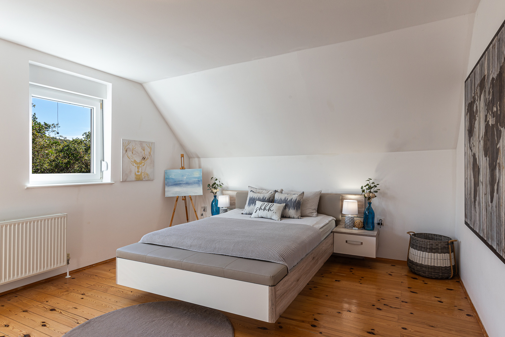 Family Home with Panoramic Nature Views