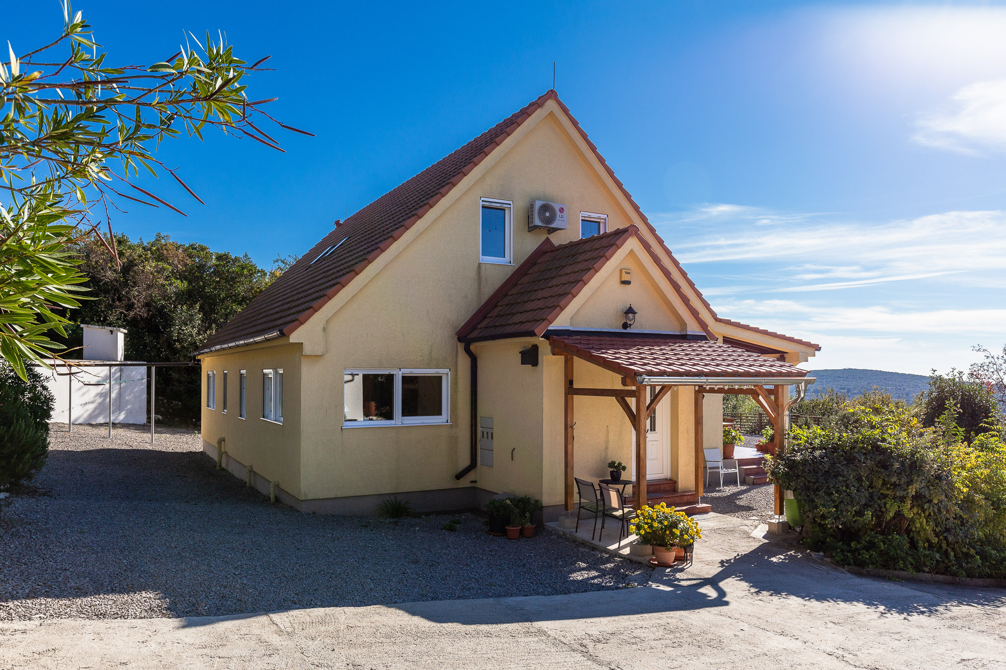 Family Home with Panoramic Nature Views