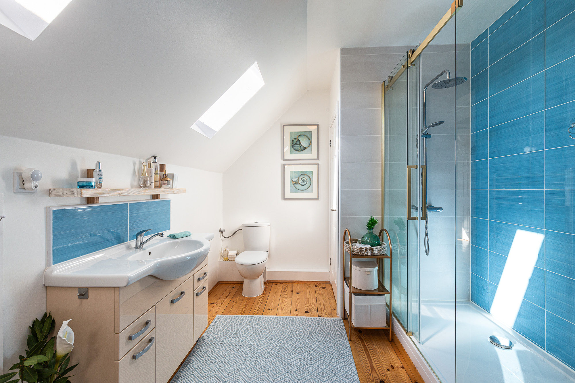 Family Home with Panoramic Nature Views