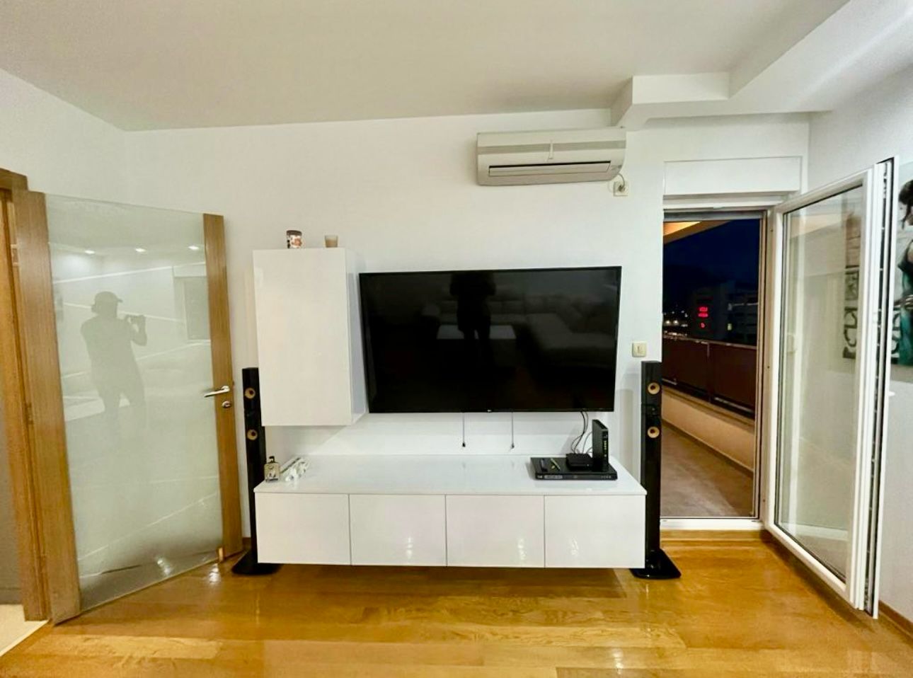 Spacious Two-Bedroom Apartment with Sea View