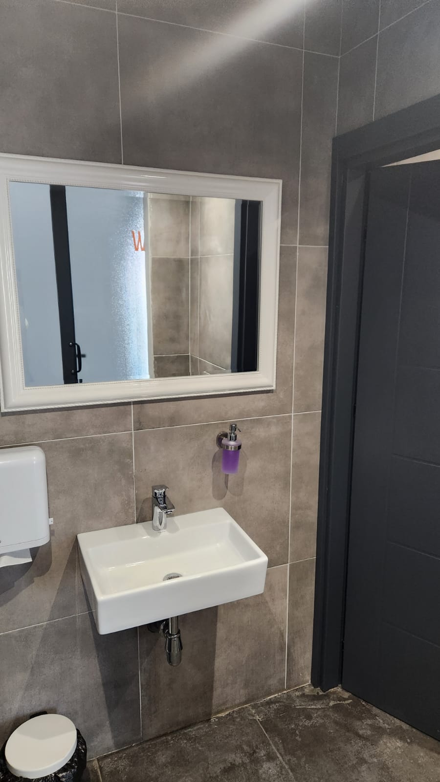 Commercial Space for Business in the Heart of Bar