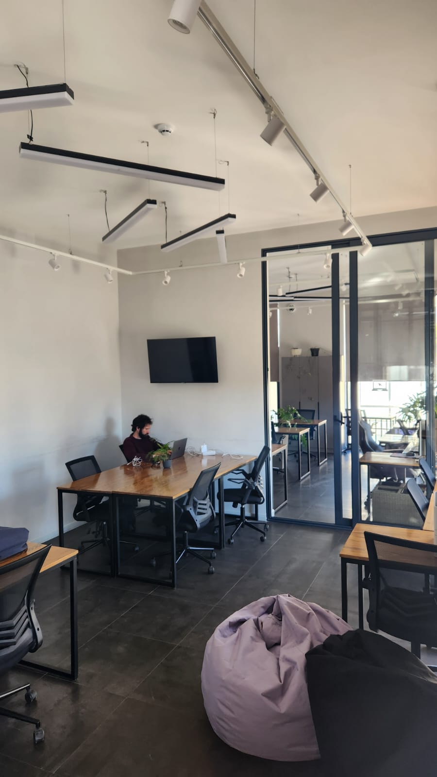 Commercial Space for Business in the Heart of Bar