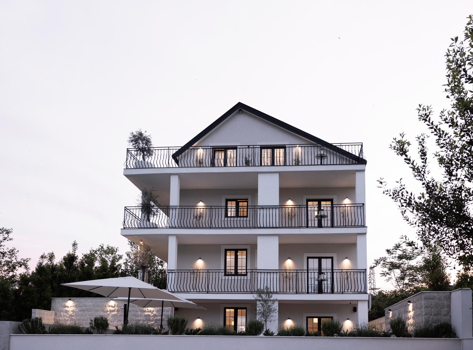 Charming Villa with boutique apartments in Tivat