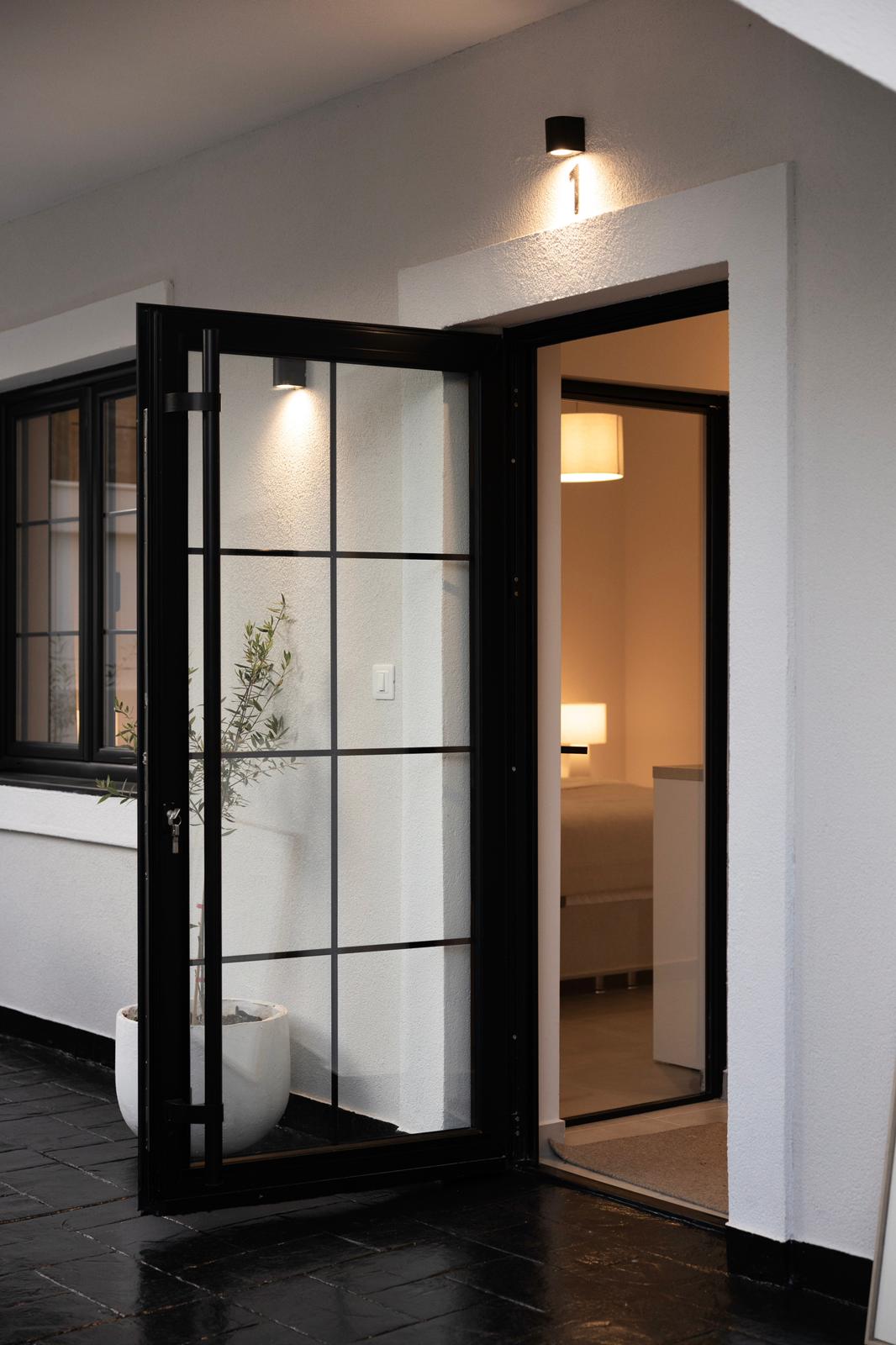 Charming Villa with boutique apartments in Tivat