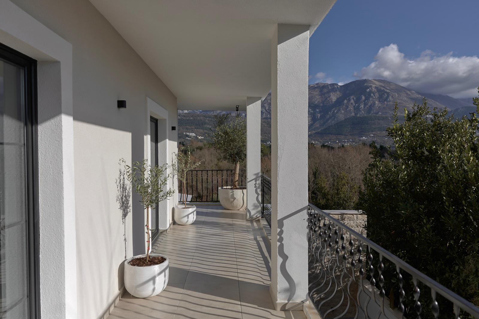 Charming Villa with boutique apartments in Tivat