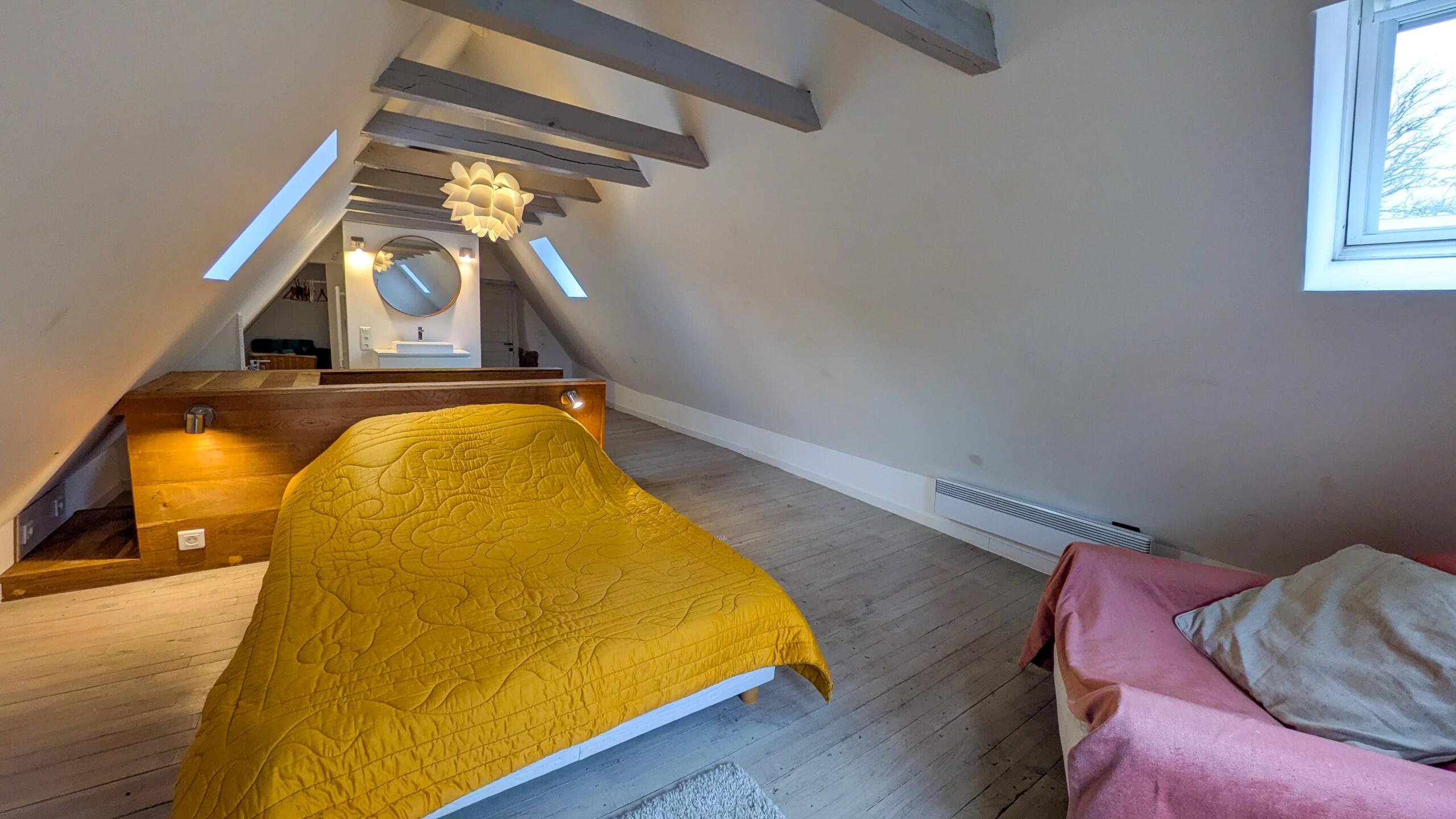 Lovely pied-à-terre with stunning views, Midi-Pyrénées – France – BVI84153