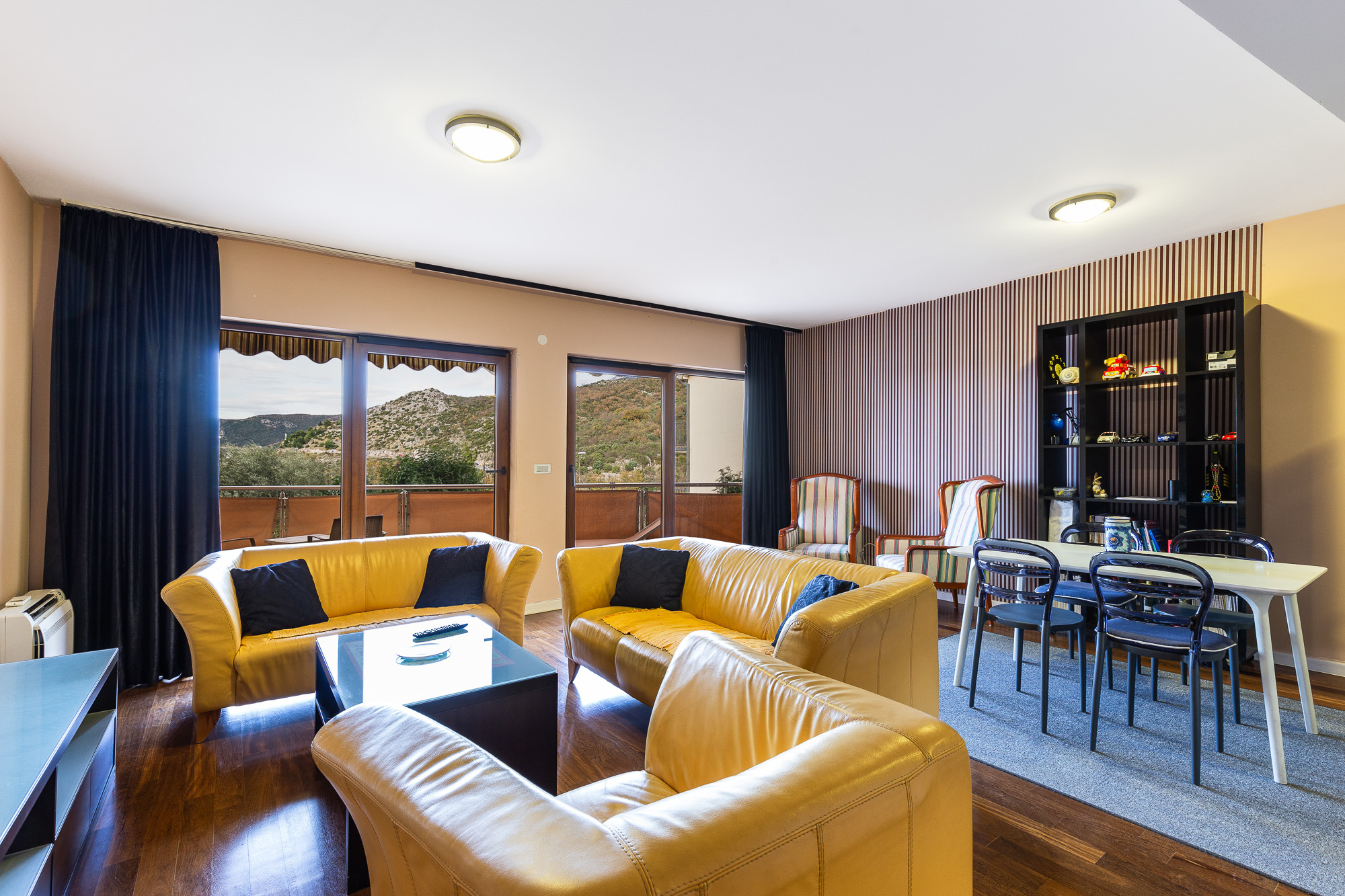 Two-Bedroom Apartment 84 m² in Pržno