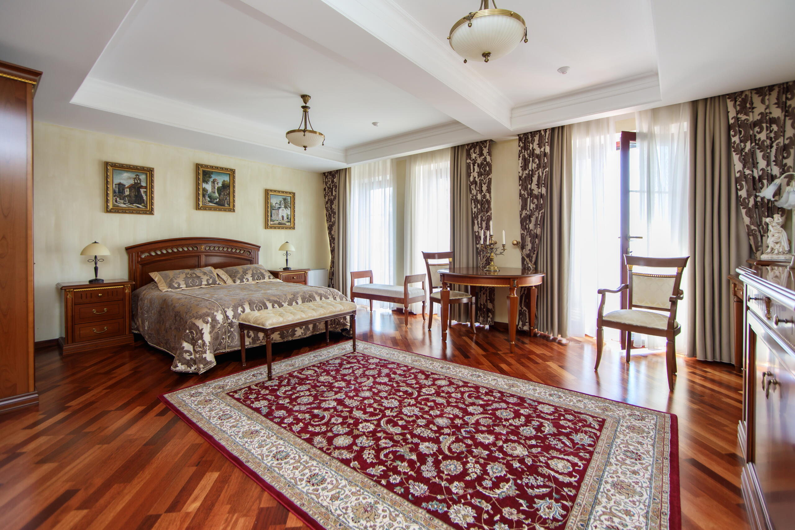 Villa 1200m²: Exclusive Residence by the Sea