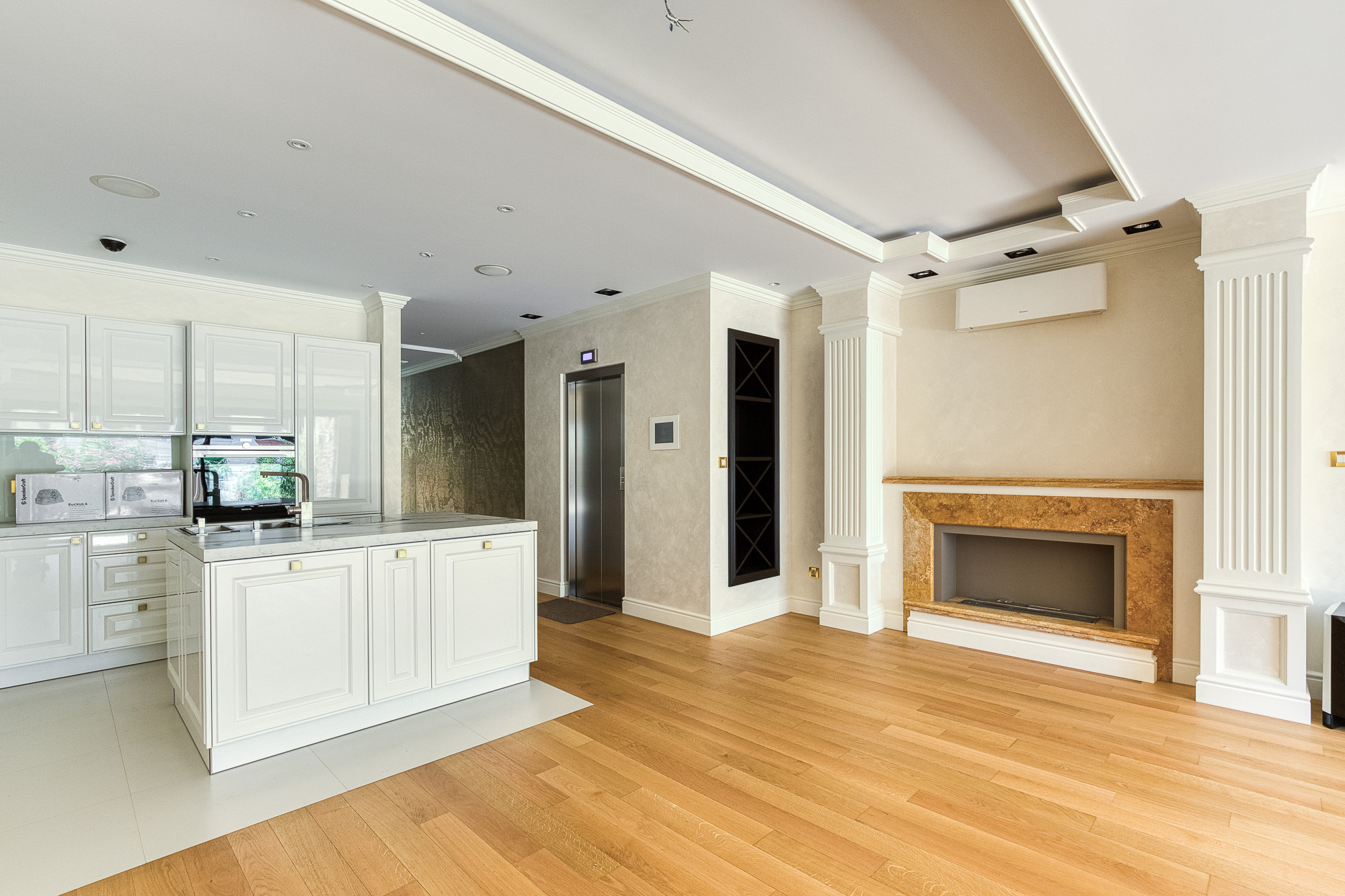 Luxurious One-Bedroom Apartment with Designer Interior