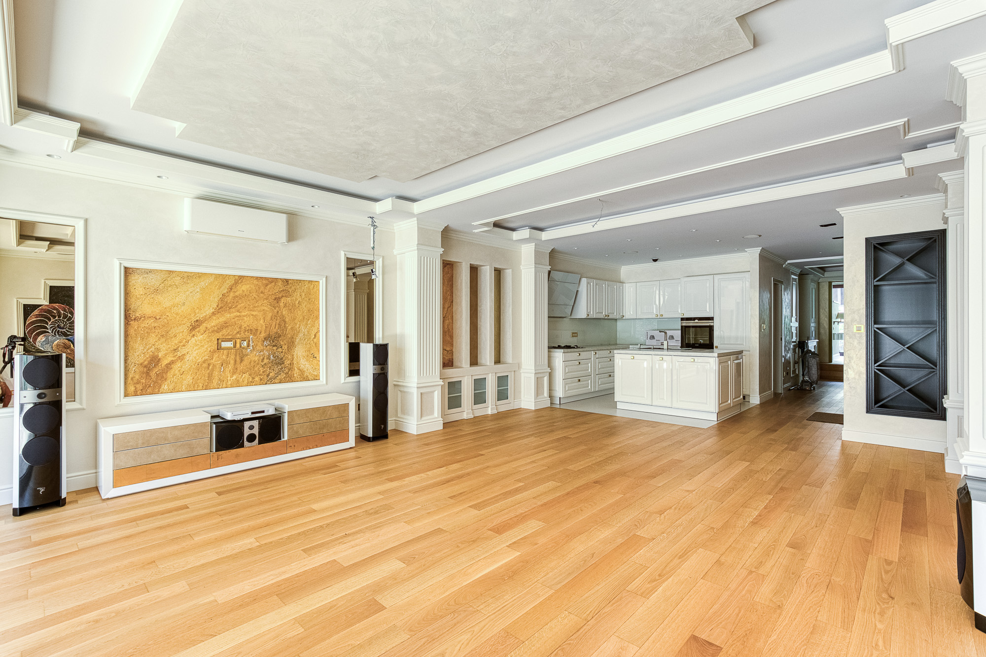 Luxurious One-Bedroom Apartment with Designer Interior