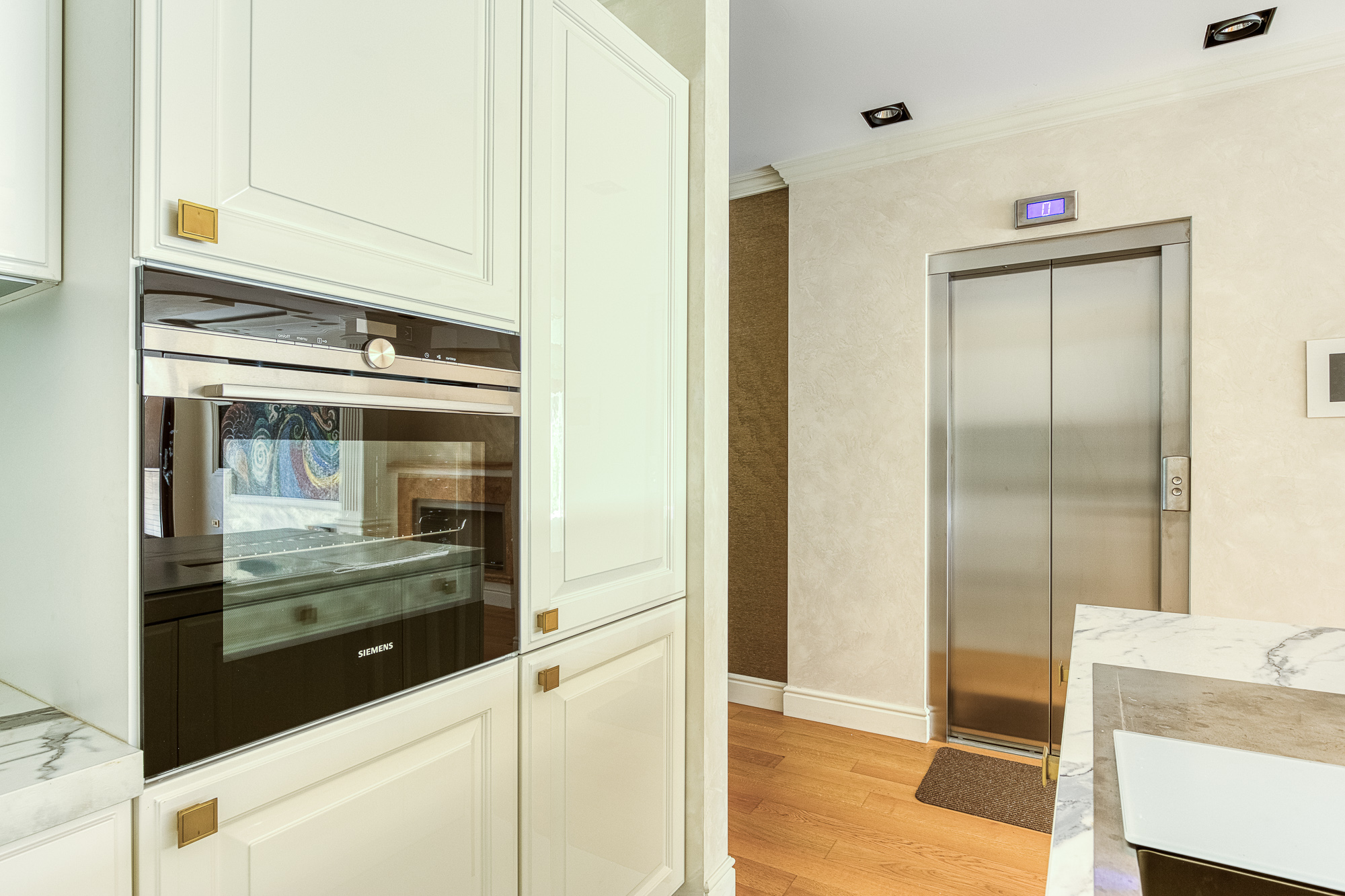 Luxurious One-Bedroom Apartment with Designer Interior