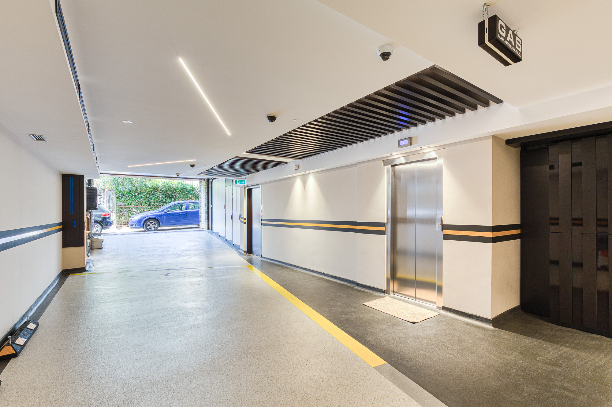 Luxurious One-Bedroom Apartment with Designer Interior