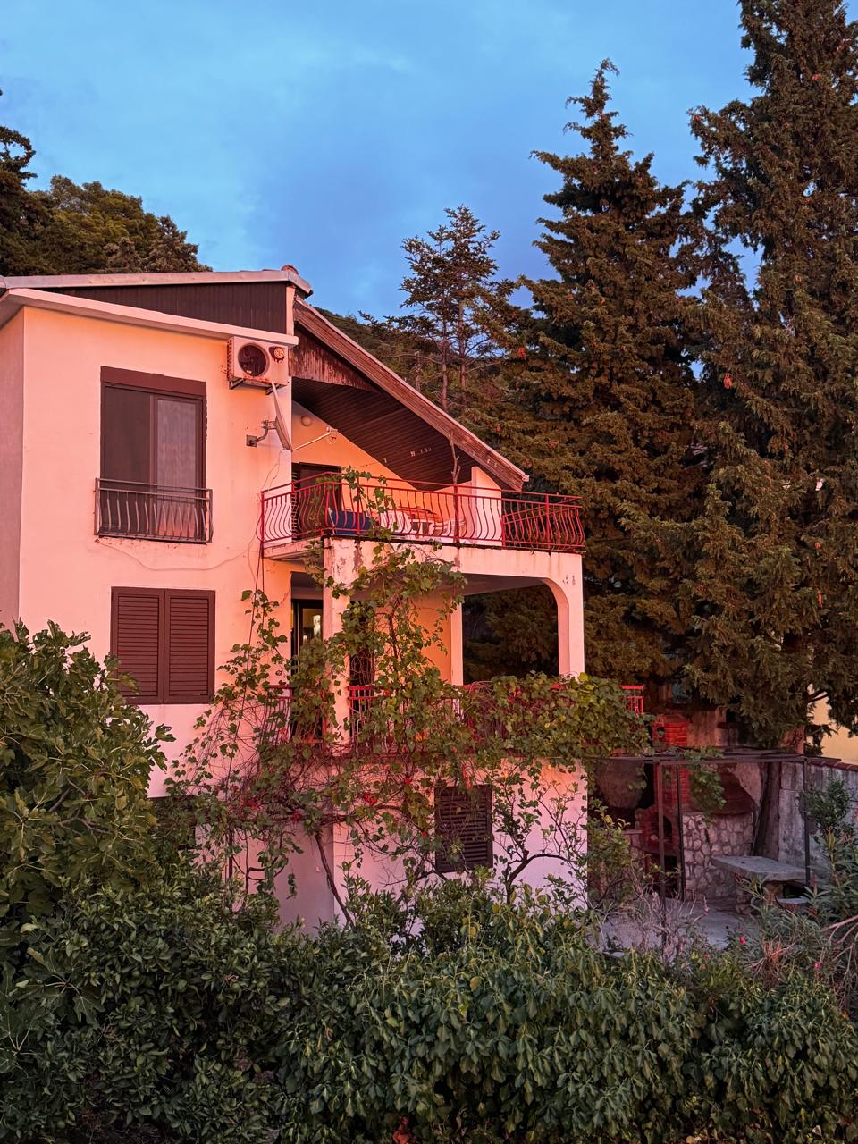 House Near the Sea with Private Beach Access – Bar, Dobre Vode