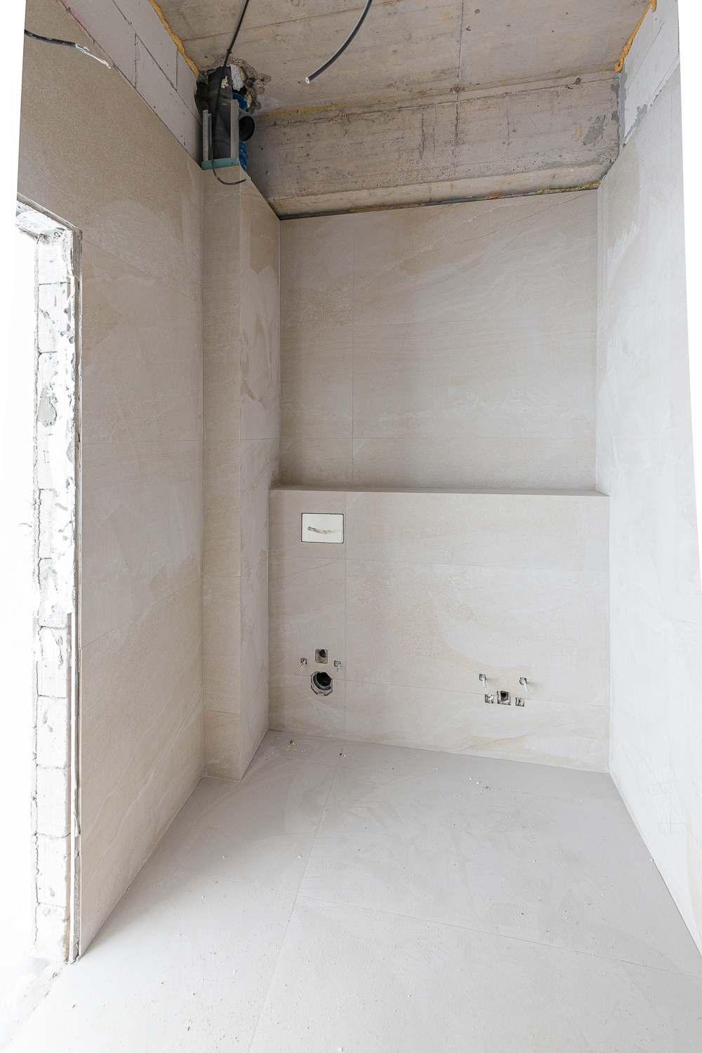 Modern One-Bedroom Apartment in Budva with Optional Garage